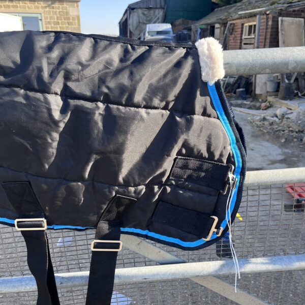 2'0" Shires Tempest stable rug 200g - Image 5